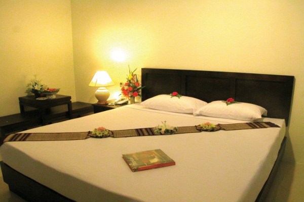 Twin Inn - Phuket.Net