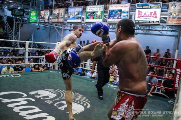 Muay Thai in Phuket - Thai Boxing Soundtrack in Patong Beach 