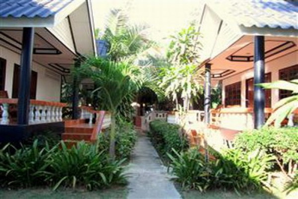 Lanna Thai Guesthouse - Phuket.Net