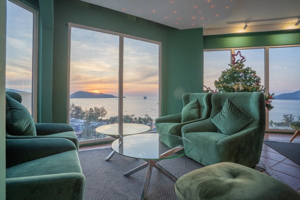 Fresh Look at Andaman Sky Lounge