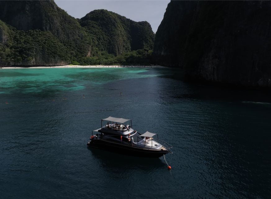 Phuket: Luxury Yacht Day Tour to Phi Phi Island & Maya Bay