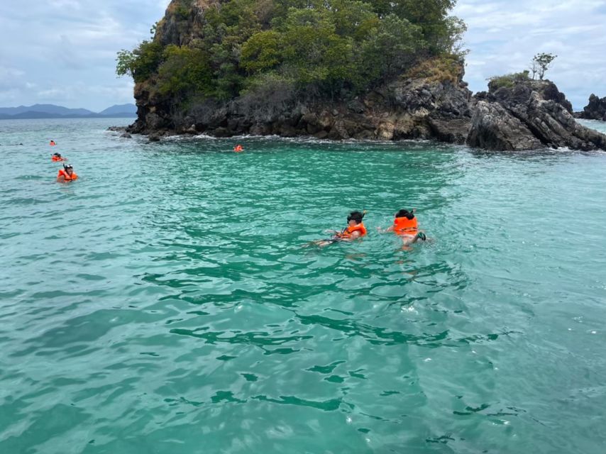 Phuket Boat Tour to 3 Khai Islands with Snorkeling