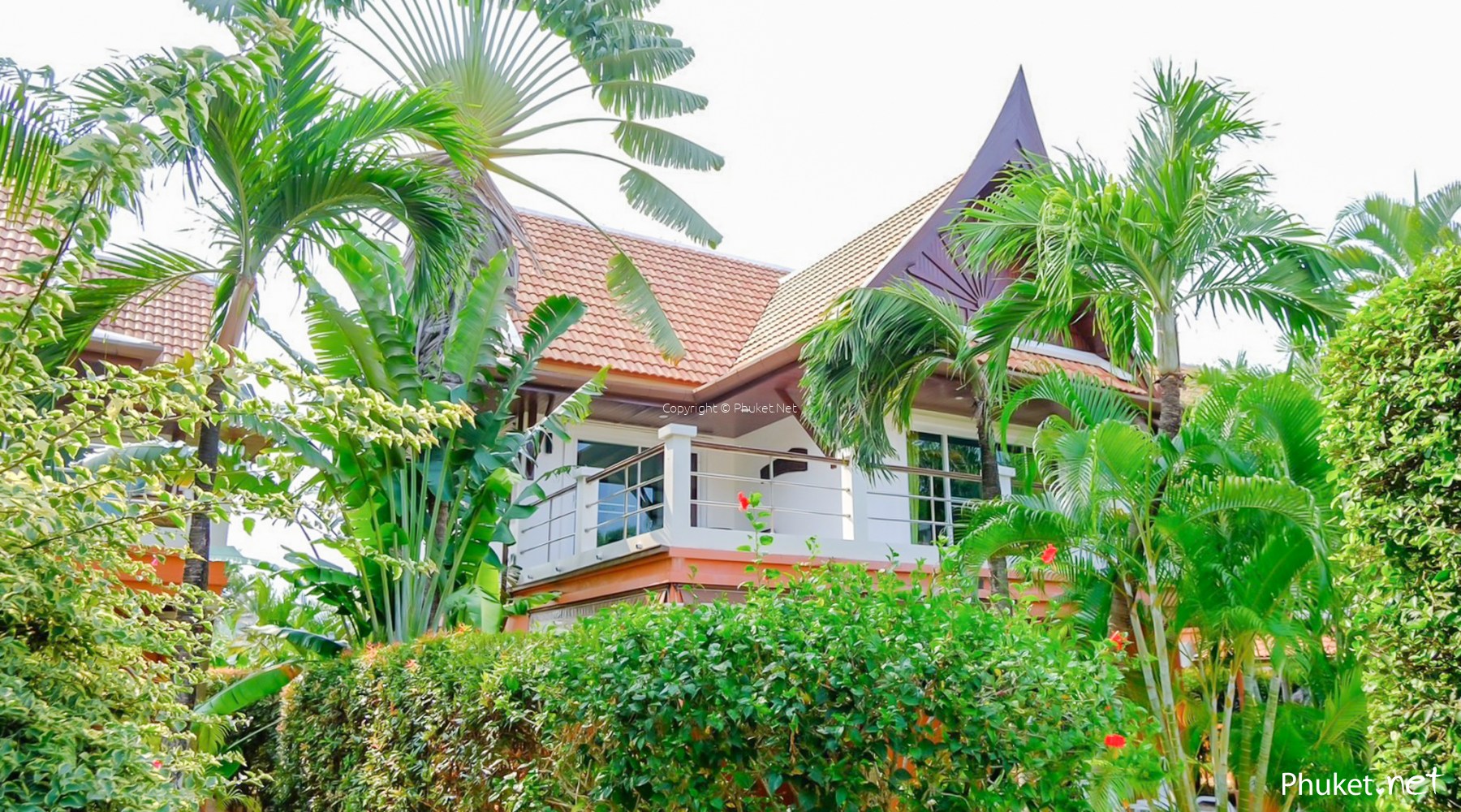 Comfortable Thai House in Samakee Village Nai Harn 3 beds/2 baths