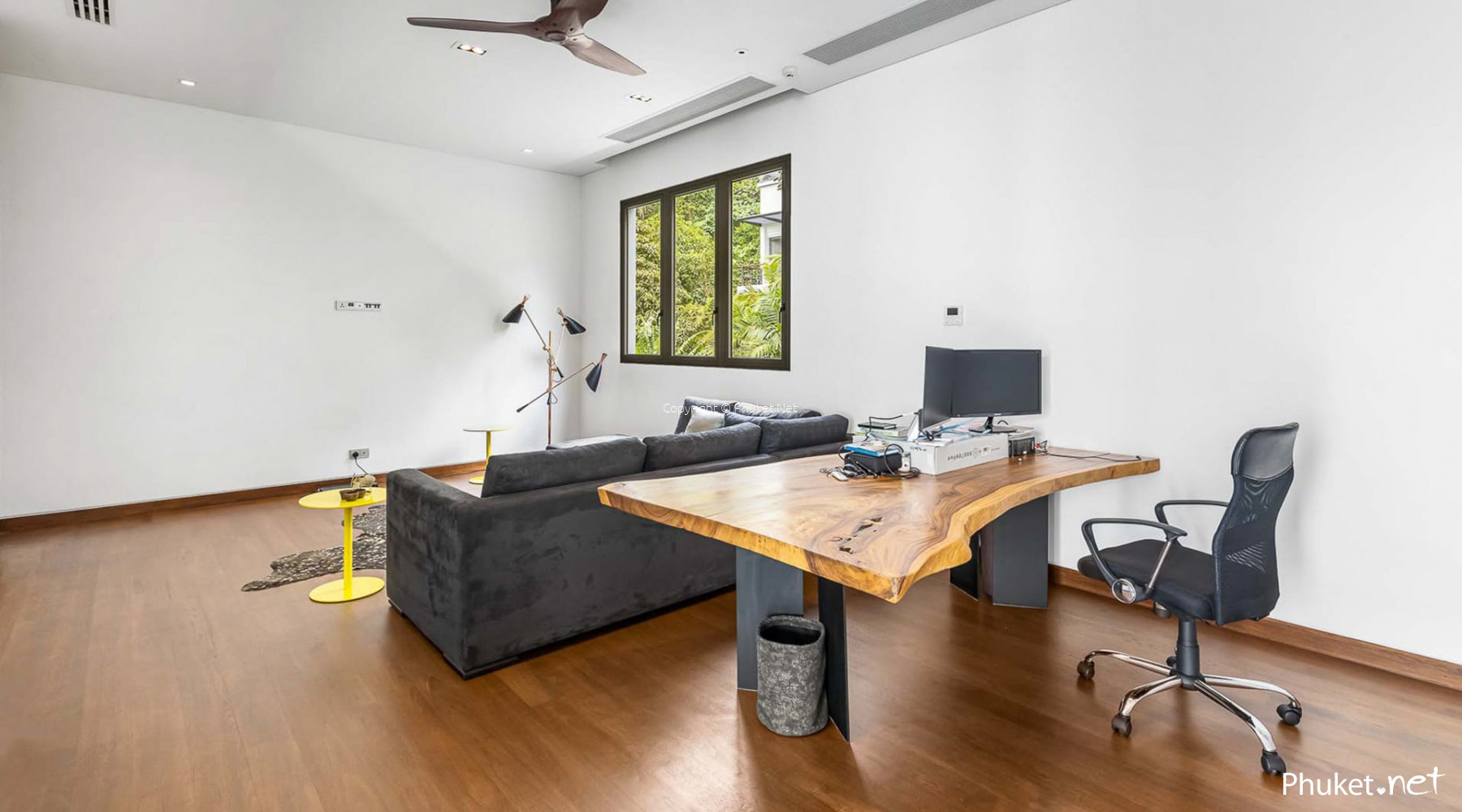 7 Incredible Penthouses Around the World - Robb Report - Impressive Industrial Penthouse View Listing