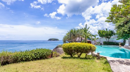 Direct Oceanfront Villa in Kata