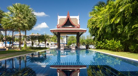 Elegant Waterfront Villa with a Private 23-meter Yacht Berth