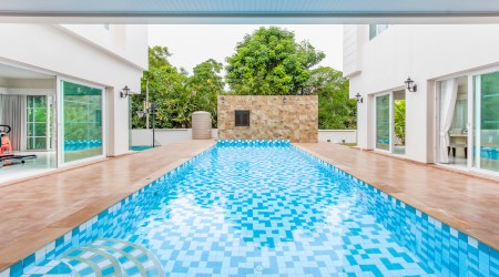 Spacious Family Pool Villa in Phuket Boat Lagoon