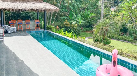 Tropical Jindarin Beach Villa on Coconut Island